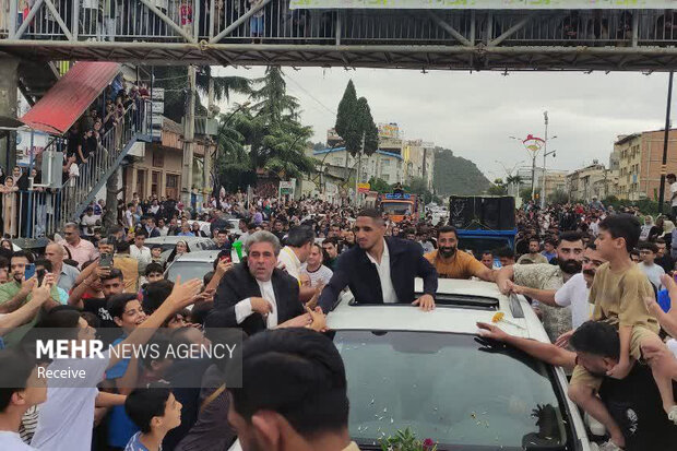 استقبال از رحمان عموزاد قهرمان کشتی جهان در بهشهر