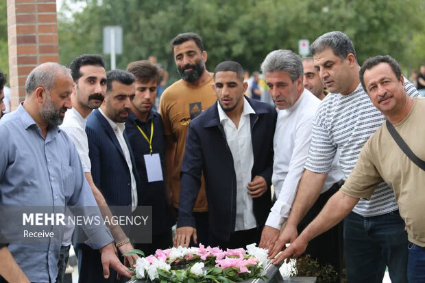 استقبال از رحمان عموزاد قهرمان کشتی جهان در بهشهر