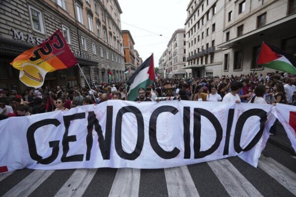 VIDEO: Italian people hold rally to denounce Israeli attack