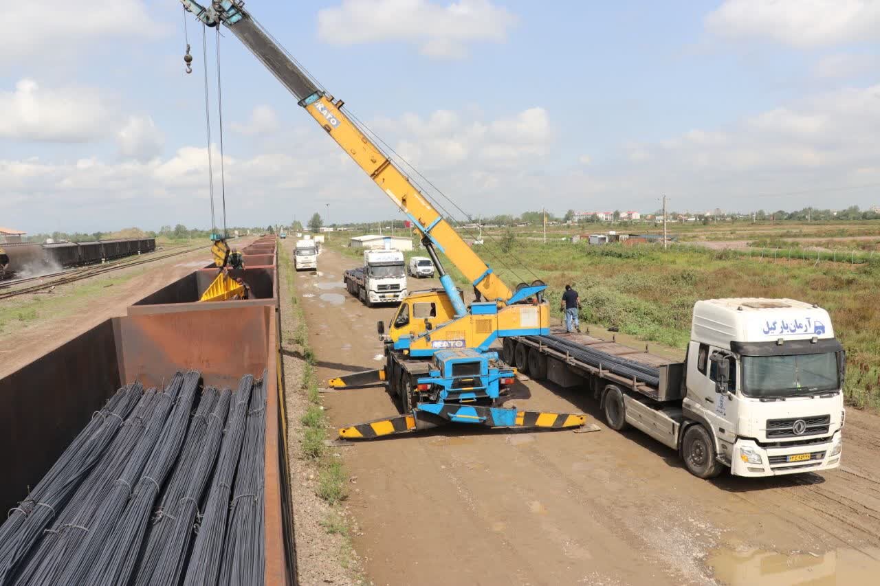 ارسال ۱۲۰۰ تن میلگرد از رشت به ترکمنستان با قطارهای باری ارسال ۱۲۰۰ تن میلگرد از رشت به ترکمنستان با قطارهای باری