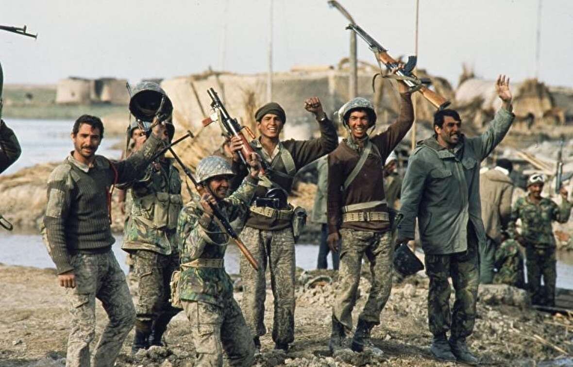 كتاب،ترجمه،جنگ،انگليسي،خاطرات،روايت،مقدس،دفاع،زبان،ايران،منت ...