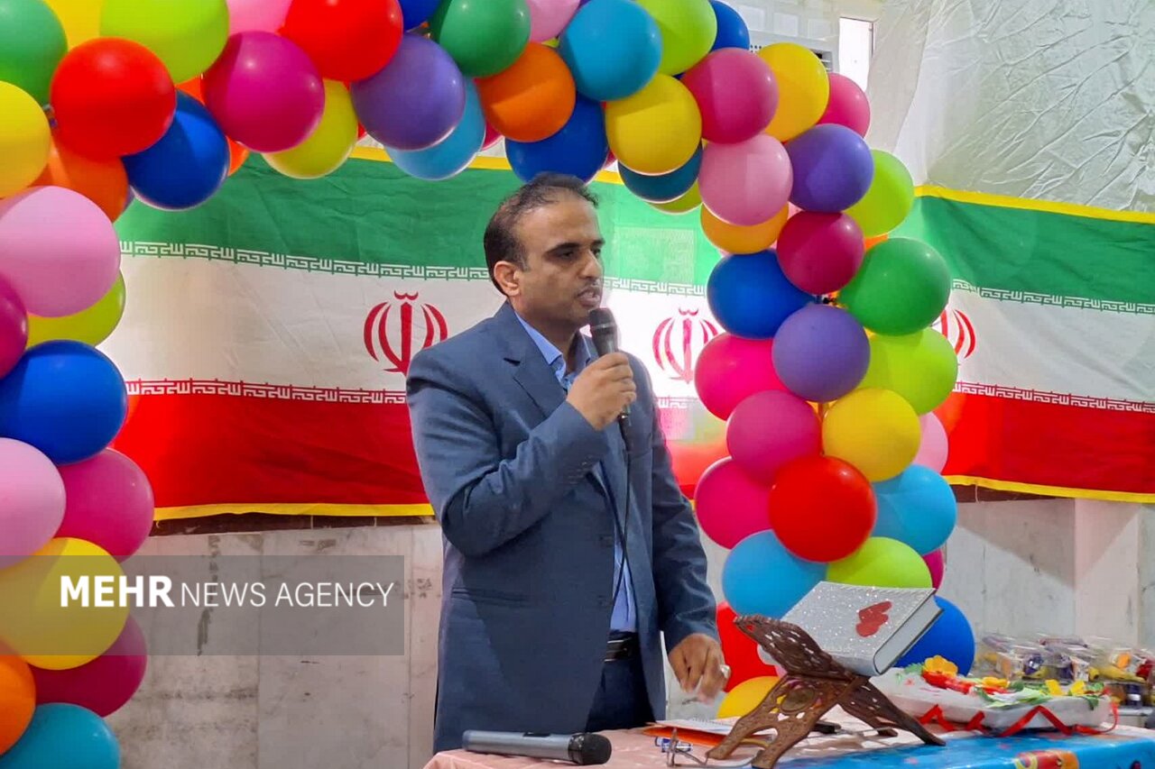 جشن شکوفه‌ها با حضور ۱۷۰۰ دانش‌آموز در مدارس گناوه برگزار شد