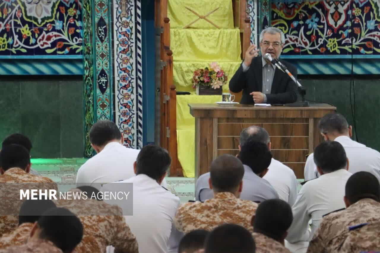 احمدی: دوران جنگ هشت ساله به ما خودباوری و استقامت آموخت