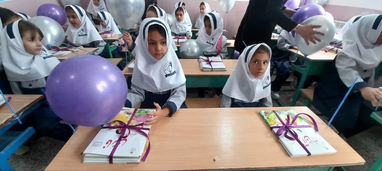 جشن باشکوه شکوفهها؛ آغاز سفر علم برای ۳۵۰ نوآموز اردستانی