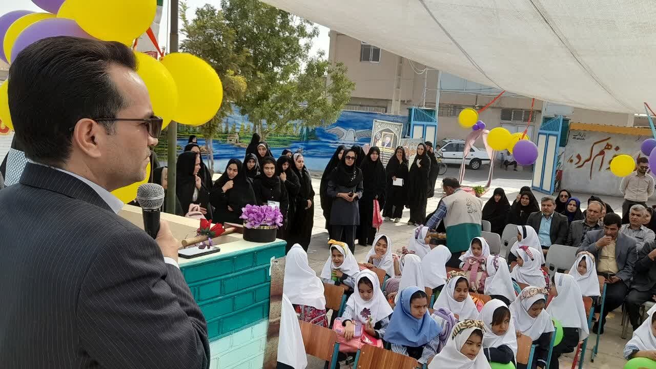 برگزاری جشن شکوفه ها در ۵۵ دبستان خلیل آباد