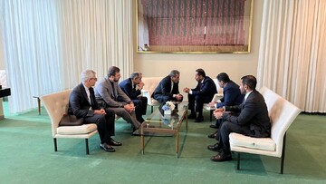 عراقجي يناقش مع نظيره القطري انهاء الابادة الجماعية في فلسطين