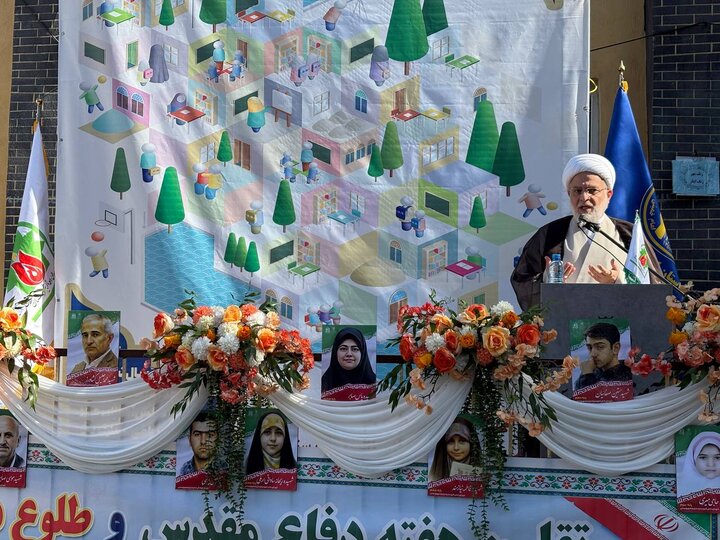 پورذهبی:علم، انسانیت و احترام به معلم اصول اساسی تربیت دانشآموزان است