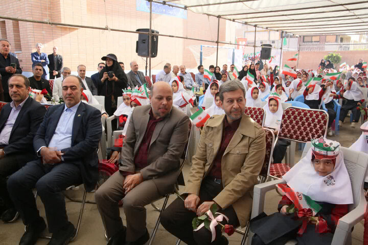 زنگ مهر و مقاومت در اصفهان طنین انداخت؛ آغاز سال تحصیلی با یاد شهدا