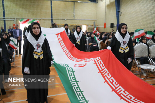 آغاز سال تحصیلی جدید استان زنجان با نواختن زنگ ایثار و مقاومت