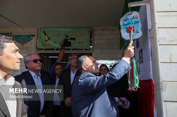 آغاز سال تحصیلی جدید استان زنجان با نواختن زنگ ایثار و مقاومت