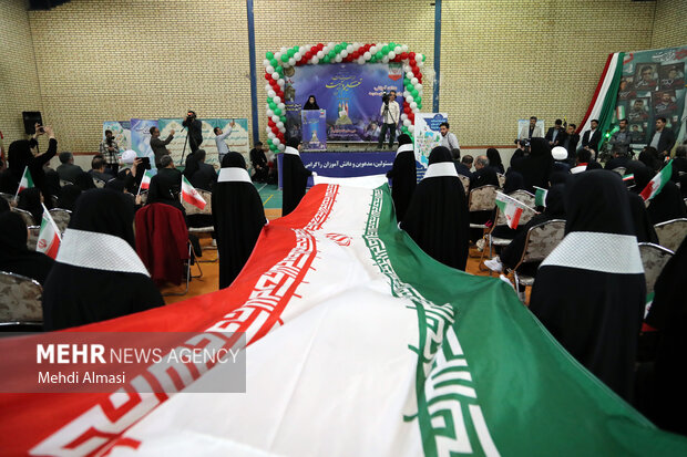 آغاز سال تحصیلی جدید استان زنجان با نواختن زنگ ایثار و مقاومت