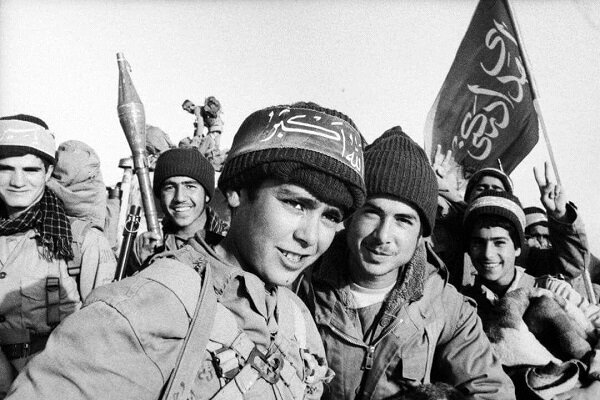 بازخوانی نقش آفرینی قمی ها در دفاع مقدس با تقدیم ۶۰۹۰ شهید