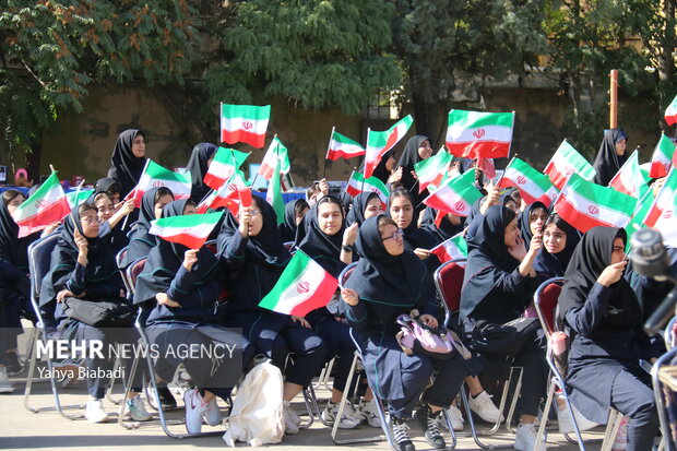 طرد شدگی؛ خط پایانی برای نظام کهنه آموزش و پرورش!