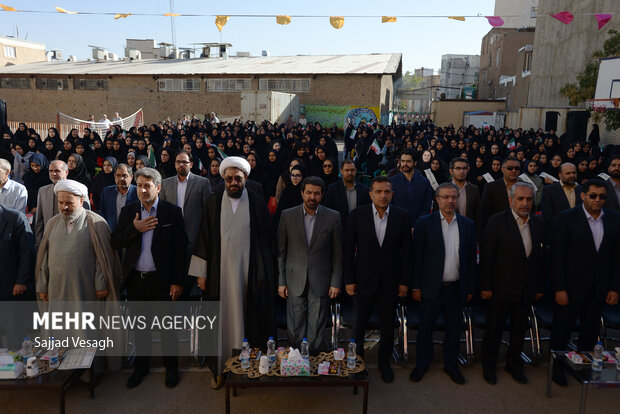 مراسـم زنـگ بـازگشايي مهر و مـقاومت