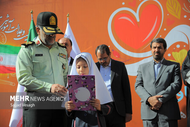 مراسـم زنـگ بـازگشايي مهر و مـقاومت