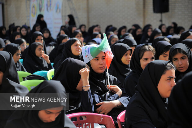 مراسـم زنـگ بـازگشايي مهر و مـقاومت