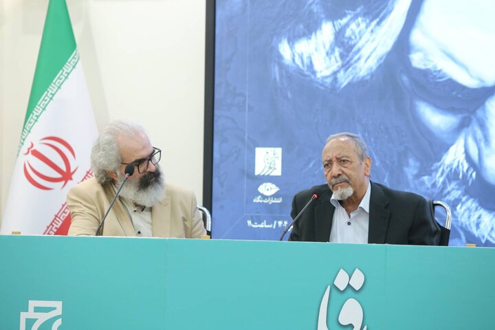 شعر فارسی منزوی، مرهون شعر ترکی او؛ نوگرایی ویژگی خاص شعر منزوی است