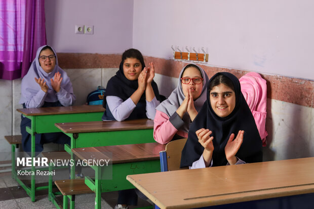 آغاز سال تحصیلی در مدرسه استثنایی صالحه مشهد