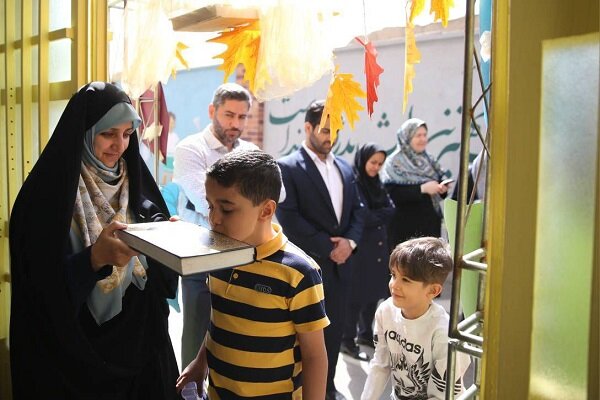 نواخته شدن زنگ آغاز سال تحصیلی با حضور معاون امور زنان رئیسجمهور