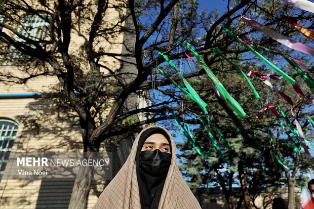 آیین نواخته شدن زنگ مهر و مقاومت با حضور وزیر راه و شهرسازی در تبریز