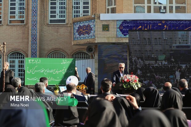 آیین نواخته شدن زنگ مهر و مقاومت با حضور وزیر راه و شهرسازی در تبریز