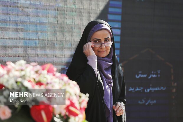 آیین نواخته شدن زنگ مهر و مقاومت با حضور وزیر راه و شهرسازی در تبریز