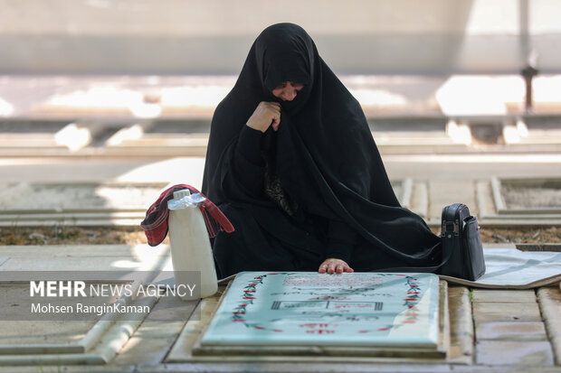 غبارروبی مزار شهدا