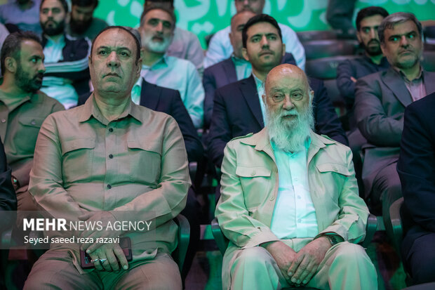 مراسم تجلیل از قهرمانان رشته کشتی پس از قهرمانی در رقابت‌های جهانی