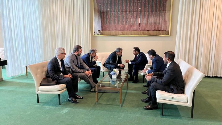 Bakan Erakçi'nin New York'ta ikili temasları sürüyor