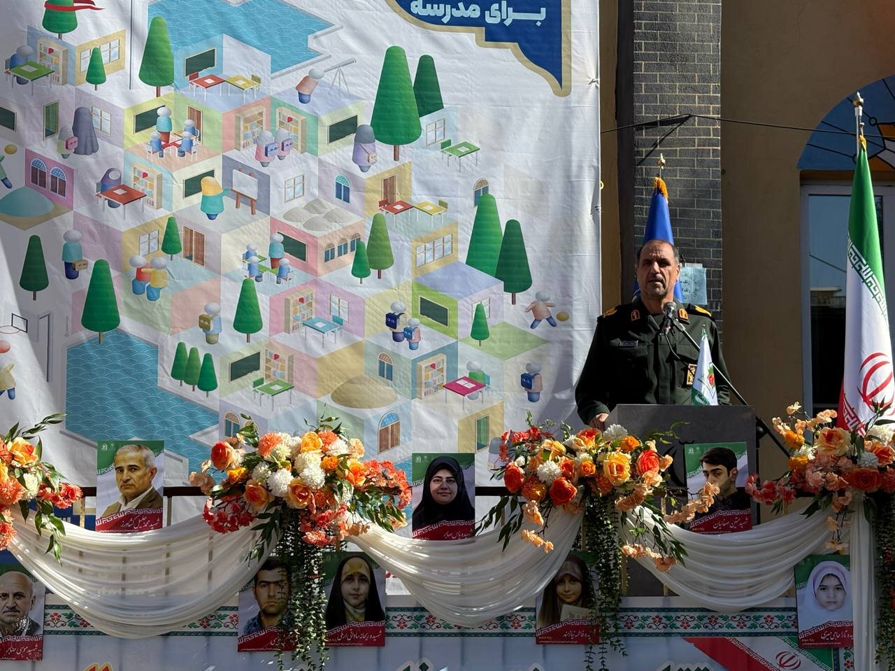 سردار رضایی: مدرسه و مسجد دو رکن اصلی تربیت در جامعه هستند سردار رضایی: مدرسه و مسجد دو رکن اصلی تربیت در جامعه هستند