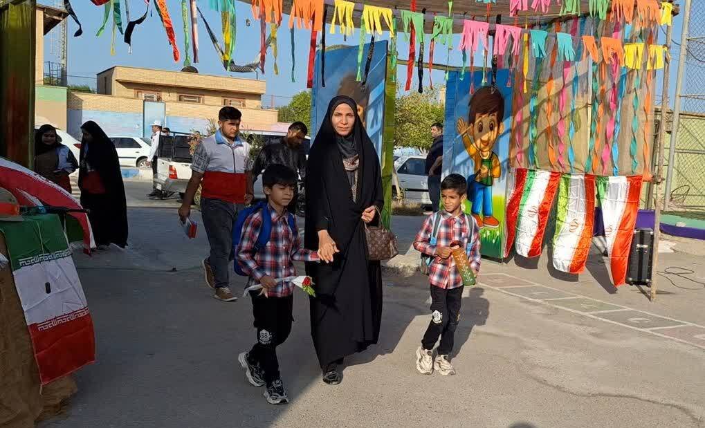 زنگ آغاز سال تحصیلی در مدارس گناوه نواخته شد