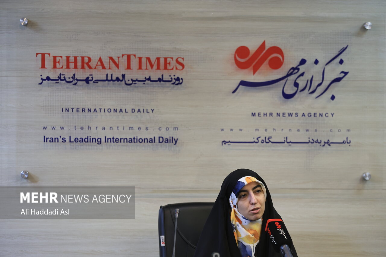 نادرستی قیاس امام خمینی با سیدحسن؛ افتخار زن مسیحی به «جمهور سید» بودن