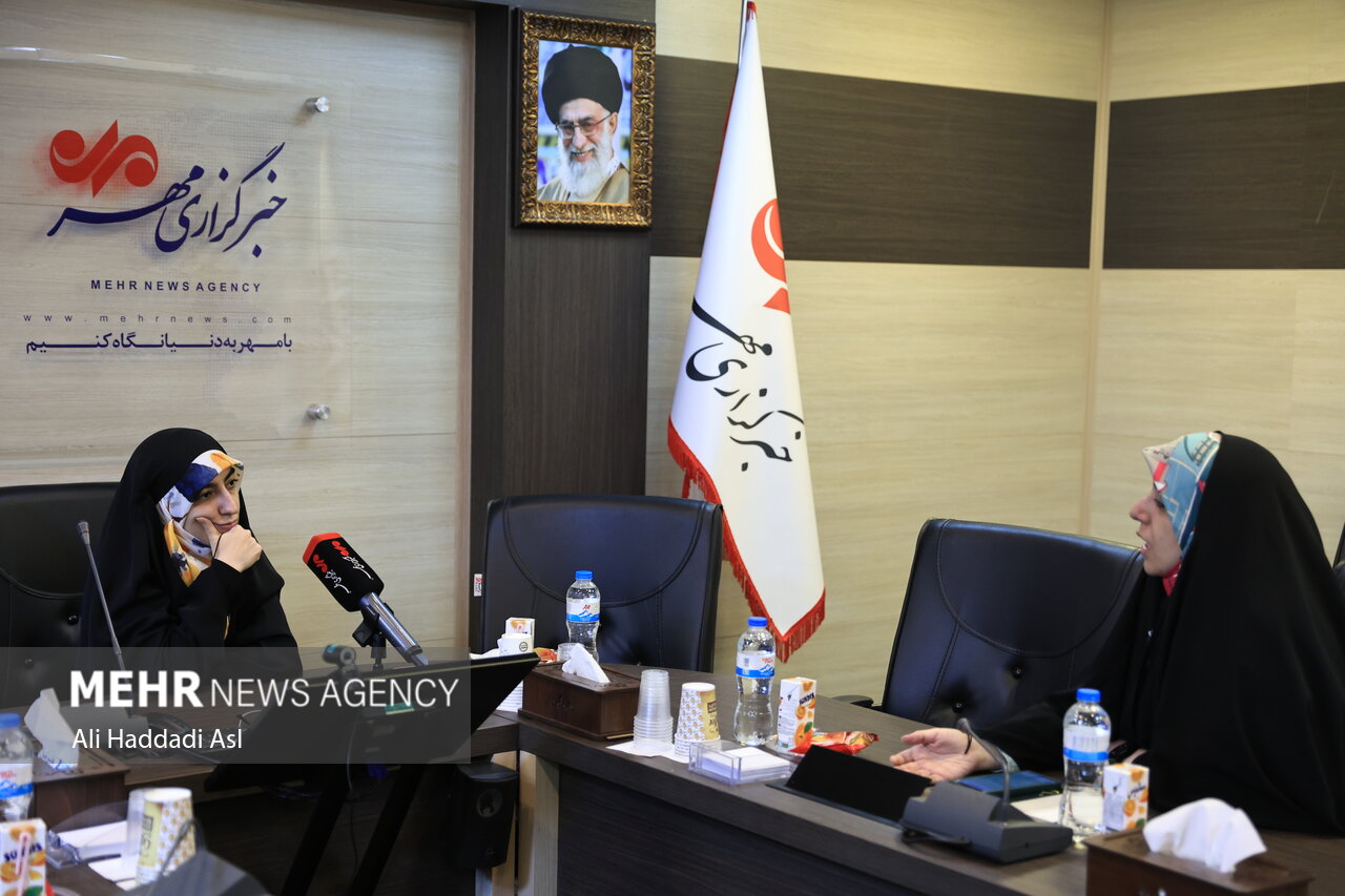 نادرستی قیاس امام خمینی با سیدحسن؛ افتخار زن مسیحی به «جمهور سید» بودن