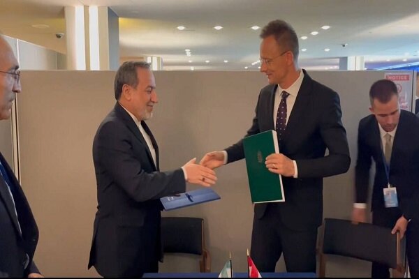 Iran, Hungary sign educational cooperation agreement