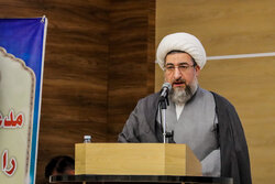 امام جمعه تبریز: تبلیغ دین باید متمرکز و تحت نظارت نهادی واحد باشد