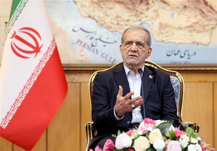 پزشکیان:همبستگی و صرفهجویی ۲ پایه عبور ایران از بحرانهای اقتصادی است پزشکیان:همبستگی و صرفهجویی ۲ پایه عبور ایران از بحرانهای اقتصادی است