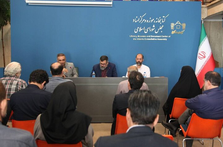 جریان روشنفکری سکولار جنگ اخیر را مصادره به مطلوب کرد