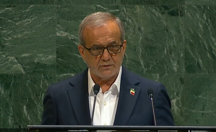 دیدار و گفت وگوی پزشکیان با رسانهها و اندیشکدههای آمریکایی