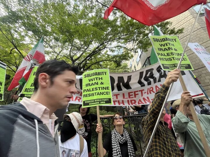 تظاهرات در نیویورک با پرچم ایران؛ «تهدید، ترور، و تحریم را متوقف کنید»