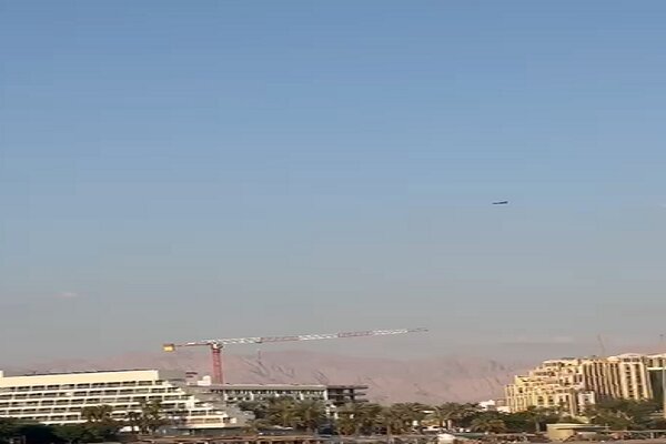 پرواز گسترده بالگردهای اسرائیلی در آسمان ایلات به دنبال رخنه پهپادی