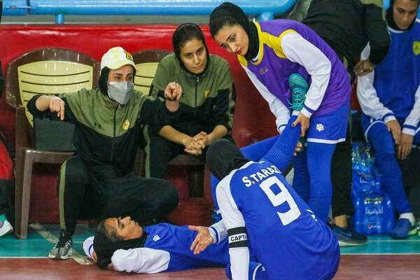 مربی لیگ: بودجه کل تیم فوتبال زنان کمتر از یک بازیکن ذخیره مردان است