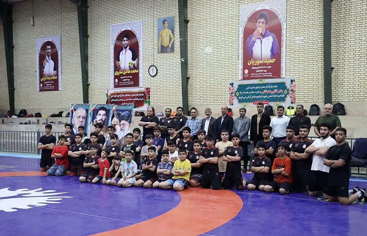 فرماندار دشتی: کشتی در شهرستان پتانسیل بالایی دارد