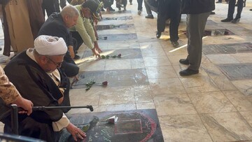 عطر افشانی مزار شهدای قوچان