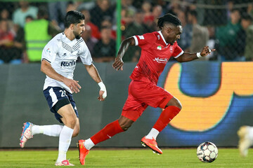 Persepolis, Malavan share the spoils: PGPL