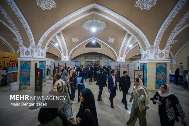 کنسرت «ایرانم» علیرضا قربانی در یزد کنسرت «ایرانم» علیرضا قربانی در یزد