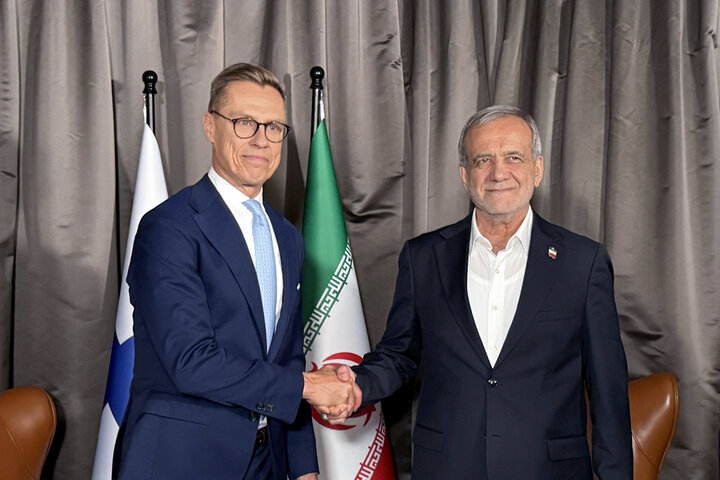 روسای جمهور ایران و فنلاند با یکدیگر دیدار کردند روسای جمهور ایران و فنلاند با یکدیگر دیدار کردند