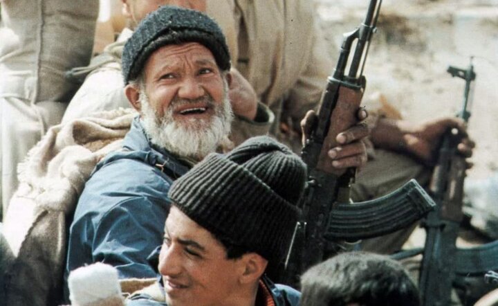 حضور مردم سیستان و بلوچستان از خط مقدم تا پشتیبانی در ایام دفاع مقدس