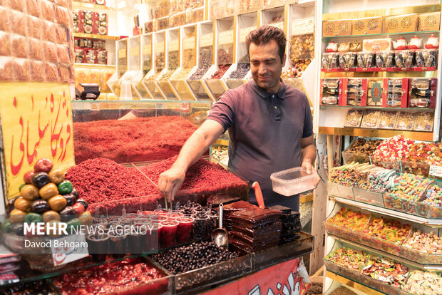 پایتخت سوغات ایران در سایه گنبد طلایی