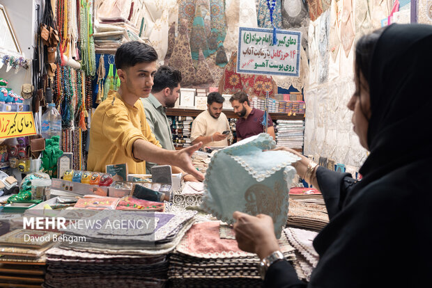 پایتخت سوغات ایران در سایه گنبد طلایی