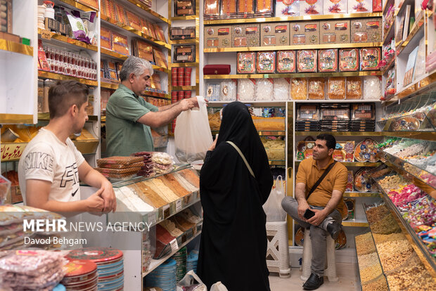 پایتخت سوغات ایران در سایه گنبد طلایی